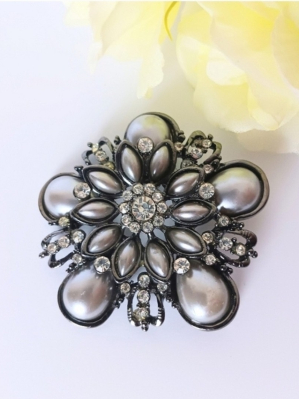 Gunmetal Women Faux Pearl Rhinestone Cluster Brooch Pin